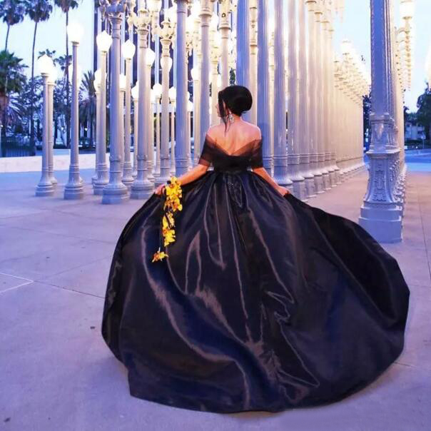2019 Black Mother And Daughter Matching Dresses for Prom Top Quality Ruffles High Low Skirt Satin and Tulle Long Sleeve Kids Pageant Dresses