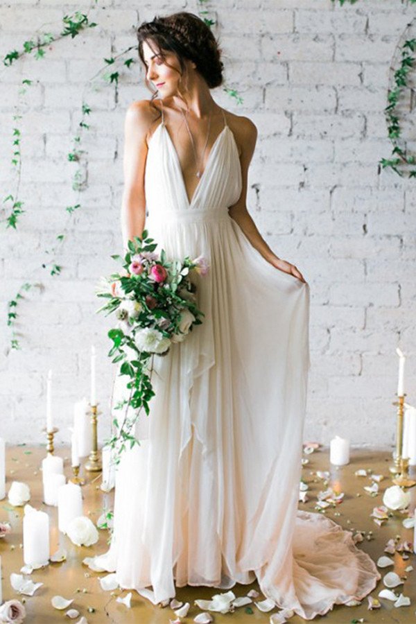 2020 Simple Deep V-neck Sweep Train Wedding Dresses With Straps Sex Flow Chiffon Backless Beach Bridal Gowns