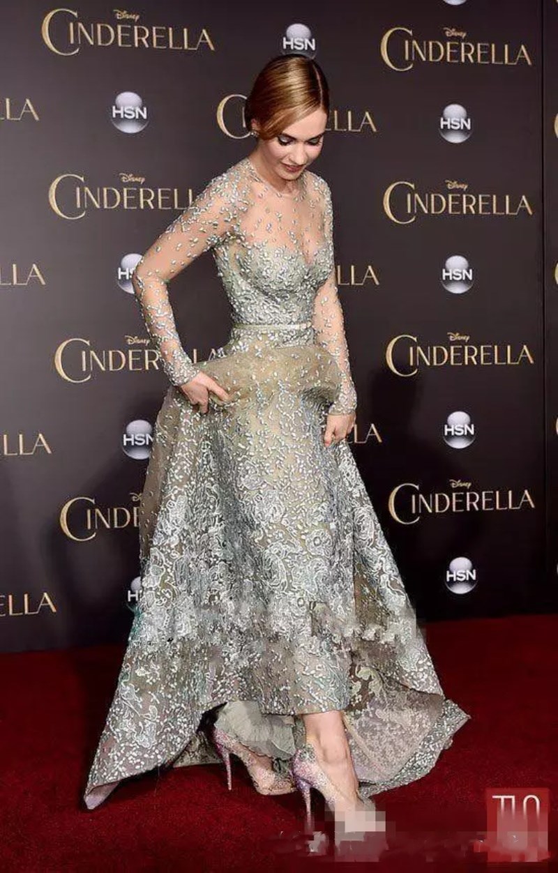 Illusion Elie Saab Prom Dresses Free Shipping Red Carpet Formal Dresses Modest Sky Blue Lace Applique Pearls Sexy Long Sleeve Evening Gowns