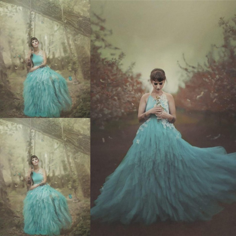 Turquoise Green Halter Prom Dresses With White Appliques 2018 Tulle Tiered Evening Gowns Backless Floor Length Formal Party Dress, Royal blue
Turquoise Green Halter Prom Dresses With White Appliques 2018 Tulle Tiered Evening Gowns Backless Floor Length Formal Party Dress, Royal blue