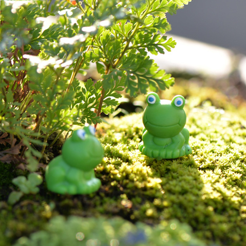 10pcs mini Blue eyes frog terrarium figurines fairy garden miniatures miniaturas para mini jardins resin craft bonsai home decor9595874