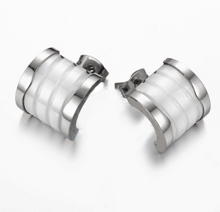 High quality Brand fashion earrings For Women Gift rose Gold white shell Titanium Stainless Steel Couple earrings with logo stud earring, Golden;silver
High quality Brand fashion earrings For Women Gift rose Gold white shell Titanium Stainless Steel Couple earrings with logo stud earring, Golden;silver