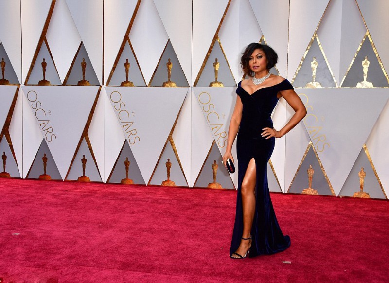 Side Split Oscar Awards Prom Dresses V Neck Red Carpet Dress Sweep Train Plus Size Evening Gowns