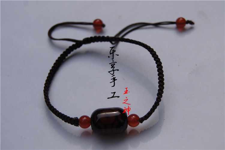 Pure manual weaving maroon/red knot + tianzhu peace life of word + 4 agate beads Hand catenary
