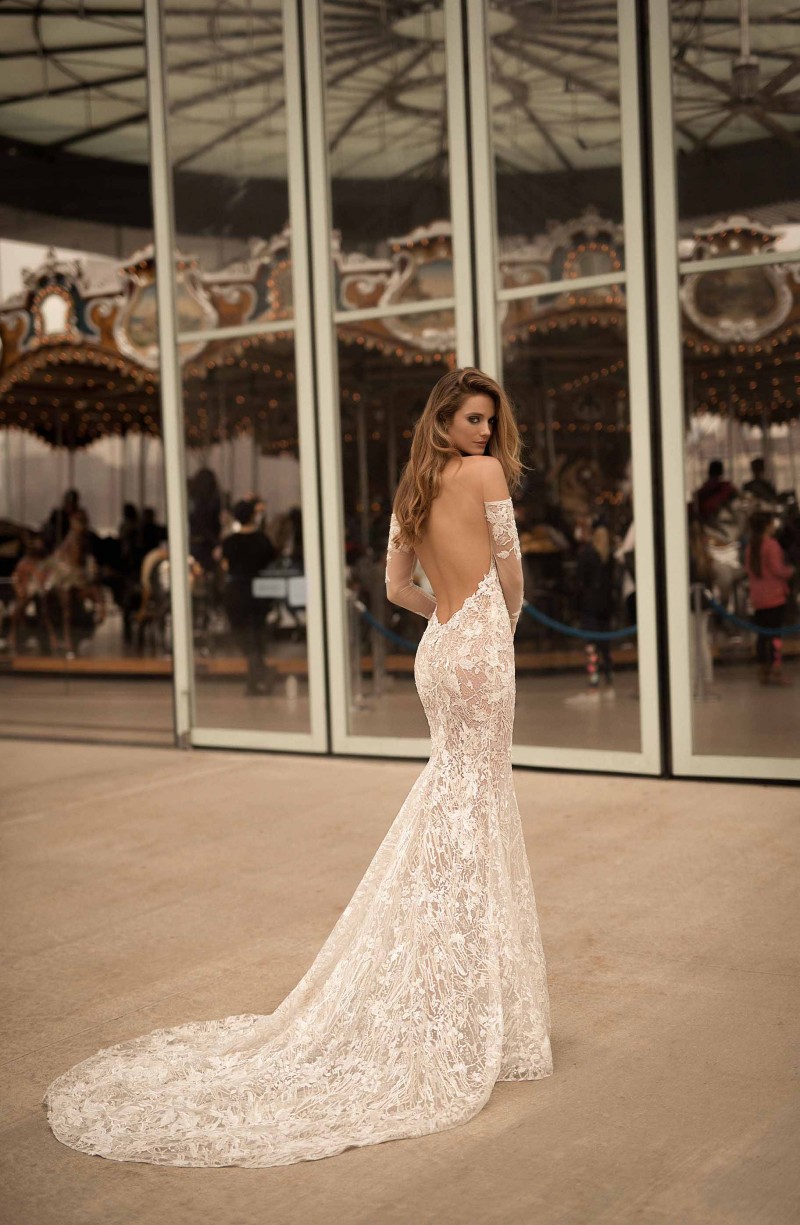 Berta Wedding Dresses Sweetheart Neck Long Sleeves Backless Bridal Gowns Sweep Train Lace Appliqued Mermaid Country Wedding Dress