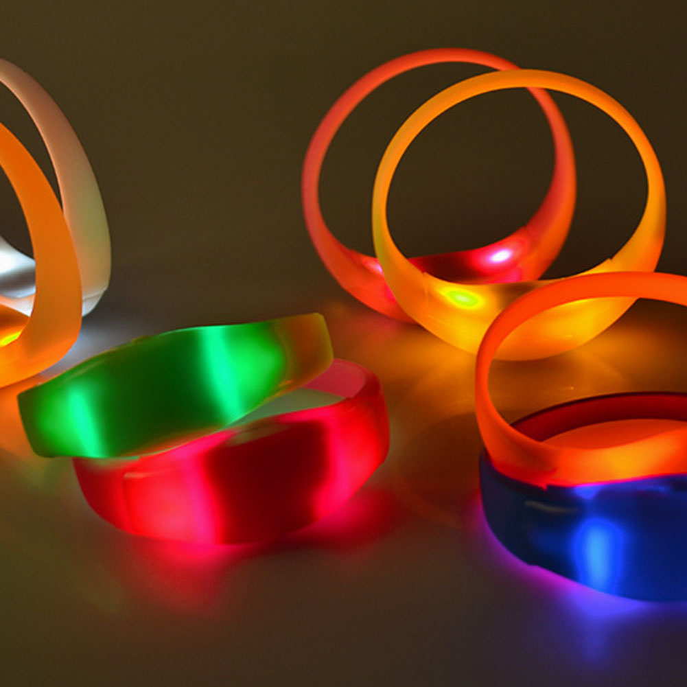 7 Color Sound Control Led Flashing Bracelet Light Up Bangle Wristband Music Activated Night light Club Activity Party Bar Disco Cheer toy
7 Color Sound Control Led Flashing Bracelet Light Up Bangle Wristband Music Activated Night light Club Activity Party Bar Disco Cheer toy