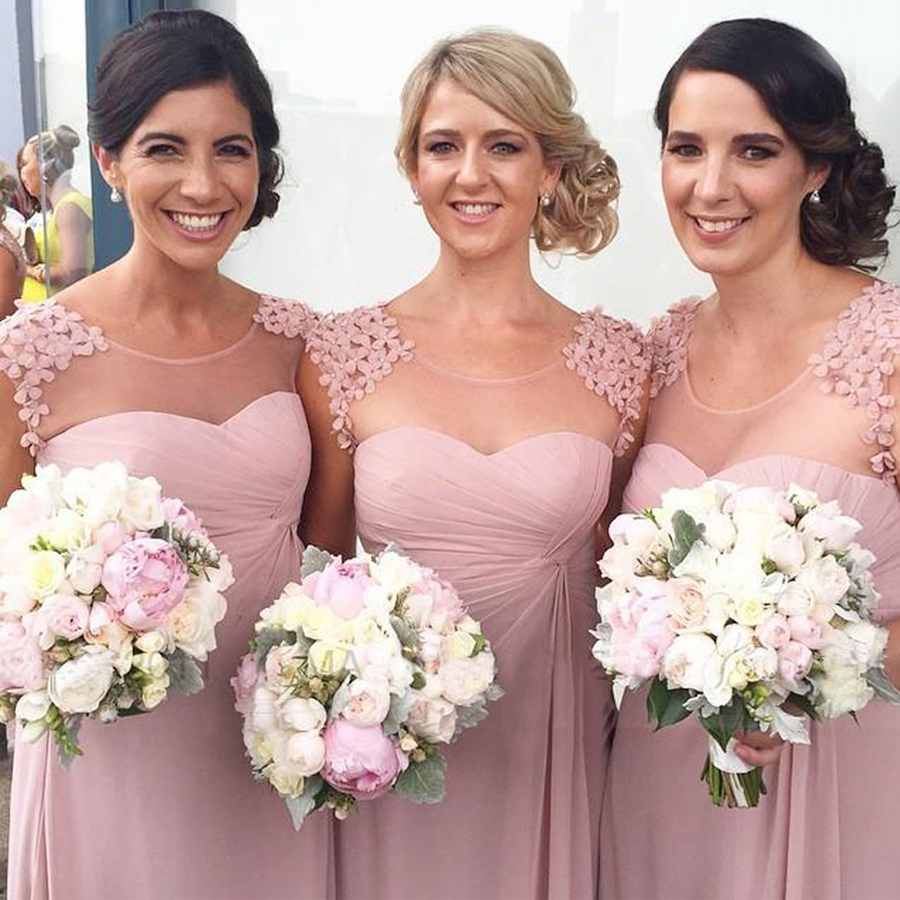 Elegant Scoop Cap Sleeves Floor-Length Bridesmaid Dress with Appliques Ruched Bodice Beach Wedding Party Dresses vestidos cortos de fiesta
Elegant Scoop Cap Sleeves Floor-Length Bridesmaid Dress with Appliques Ruched Bodice Beach Wedding Party Dresses vestidos cortos de fiesta