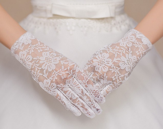 Hot sell New style white lace full finger short gloves Bridal gloves Wedding dress accessories shuoshuo6588
Hot sell New style white lace full finger short gloves Bridal gloves Wedding dress accessories shuoshuo6588
