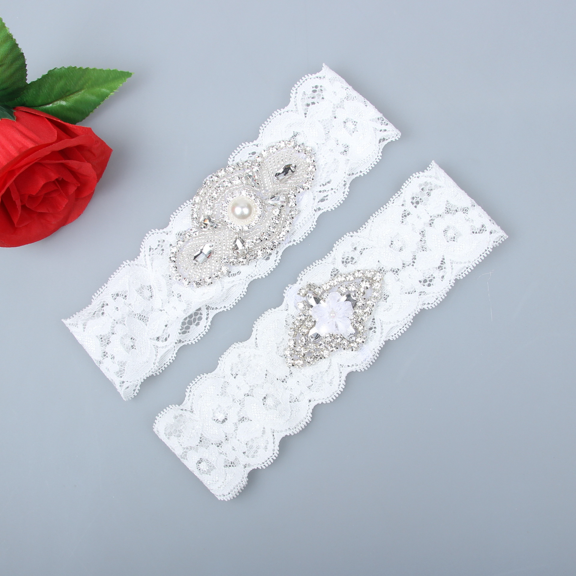 Bridal Garters 2 Pieces Set Lace Wedding Bridal Garter Set Pearls Handmade Flower Rhinestones Vintage Prom Gift Cheap In Stock