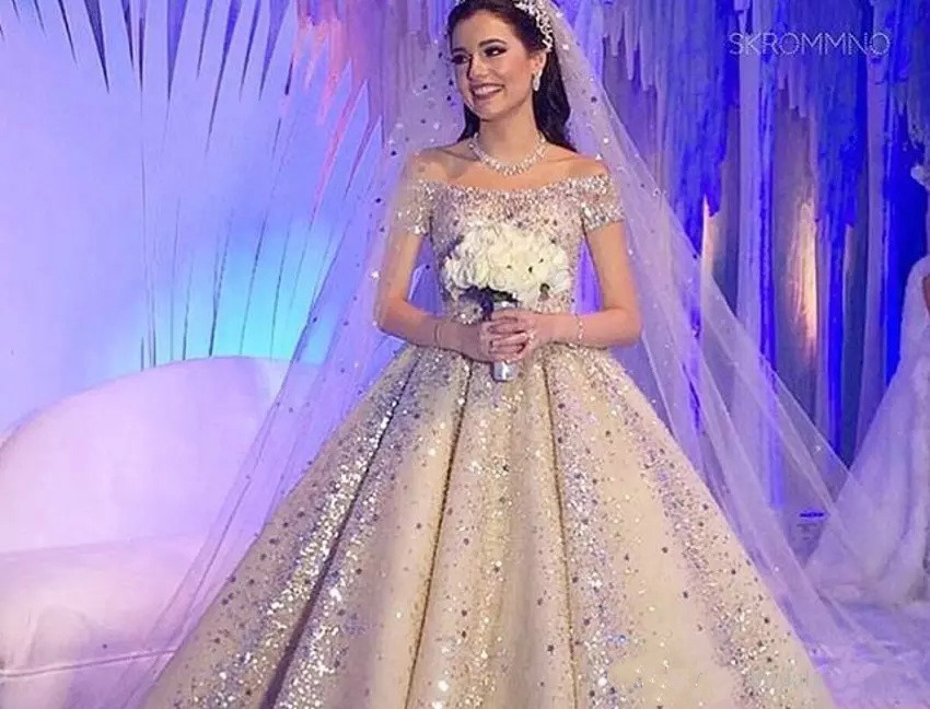 Dubai Arabic Luxury Off The Shoulder Ball Gown Wedding Dresses Bling Sequins Beads Country Wedding Dress Floor Length Plus Size Bridal Gowns