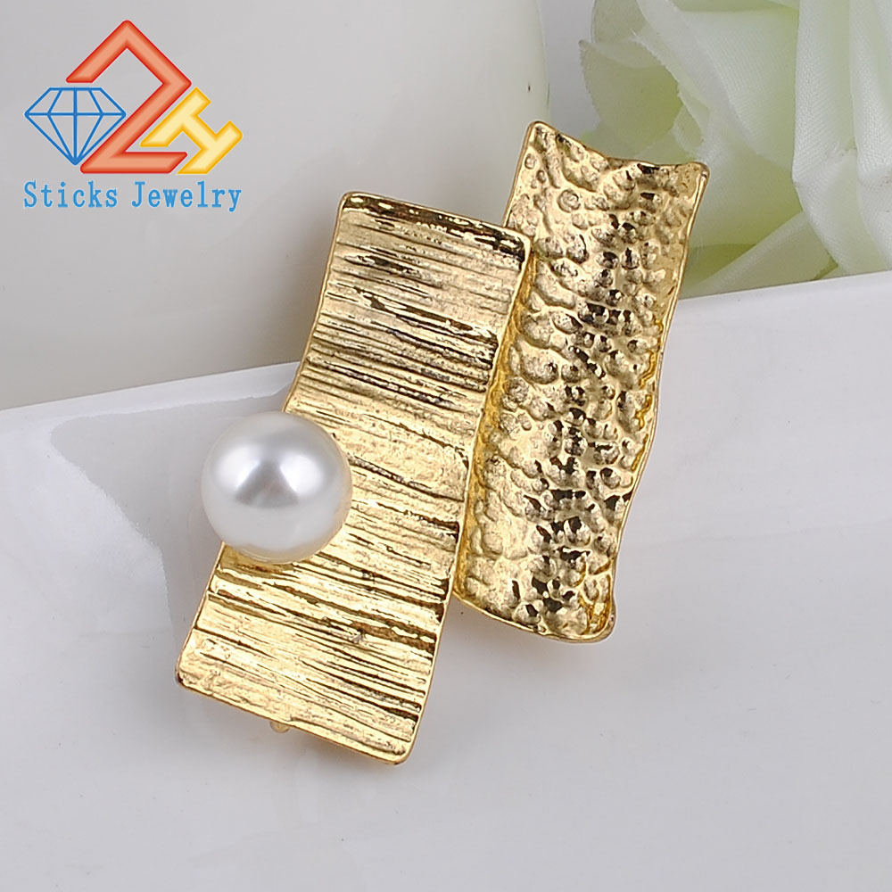 Hammer alloy Simulated Pearl Brooches Vintage Jewelry Black Gun Plated Metal Lattice Pins And Brooch For Women
Hammer alloy Simulated Pearl Brooches Vintage Jewelry Black Gun Plated Metal Lattice Pins And Brooch For Women