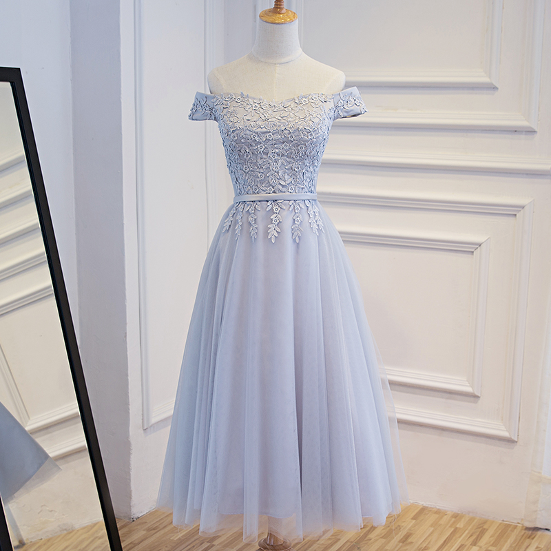 Elegant Light Gray Bridesmaid Dresses Soft tulle with Floral Applique Lace-up Back Tea Length Wedding Guest dresses Party Gowns Royal Blue
Elegant Light Gray Bridesmaid Dresses Soft tulle with Floral Applique Lace-up Back Tea Length Wedding Guest dresses Party Gowns Royal Blue
