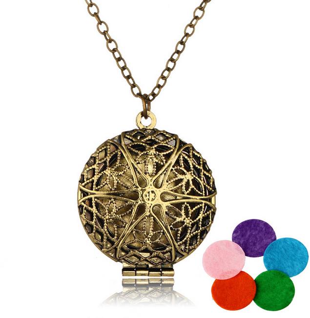 Vintage Opening Locket Pendant Necklace Copper Hollow Flowers Essential Oil Diffuser Necklaces Aromatherapy Pendants Jewelry Gift