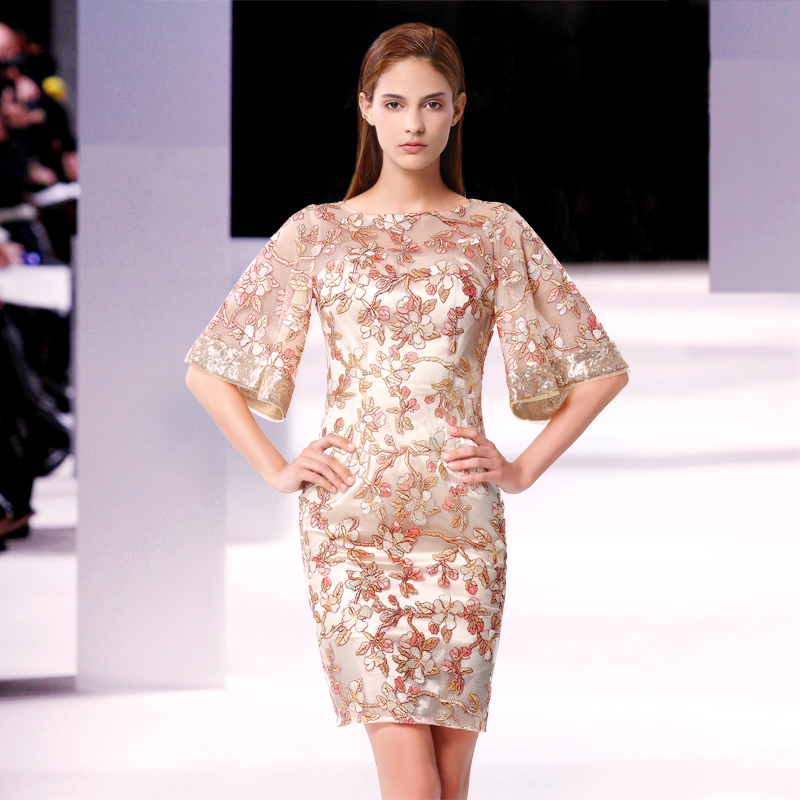 2022 Sexy Sheath Floral Embroidery Evening Dresses Illusion Half Sleeve Tulle Knee Length Cocktail Party Gowns Formal Dresses, Same as picture
2022 Sexy Sheath Floral Embroidery Evening Dresses Illusion Half Sleeve Tulle Knee Length Cocktail Party Gowns Formal Dresses, Same as picture