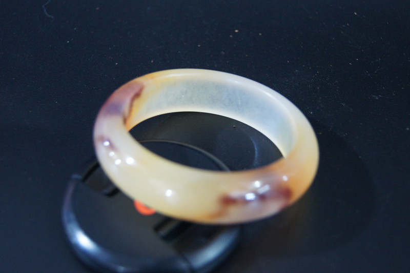 Handmade natural white jade (quartz rock jade) float miso purple bracelet, beauty's first choice