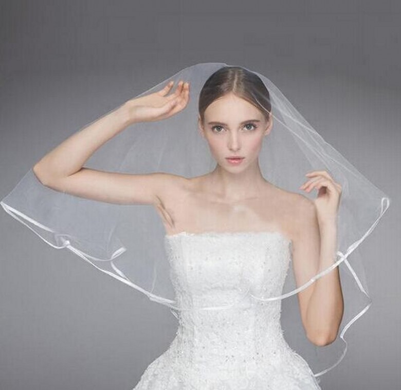 In Stock Simple Girls Short Cheap Real White One layer Bridal Wedding Veil Accessories 2017 Woman Femme Sale Without Clip
In Stock Simple Girls Short Cheap Real White One layer Bridal Wedding Veil Accessories 2017 Woman Femme Sale Without Clip