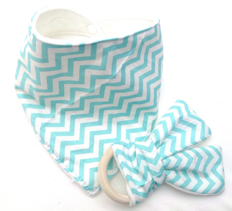 10sets Baby Triangle Bib burp Cloths & Teethers set Cotton Bandana kerchief infant Saliva Bibs Pinafore Apron Wooden Chews Teeth Stick YE006
