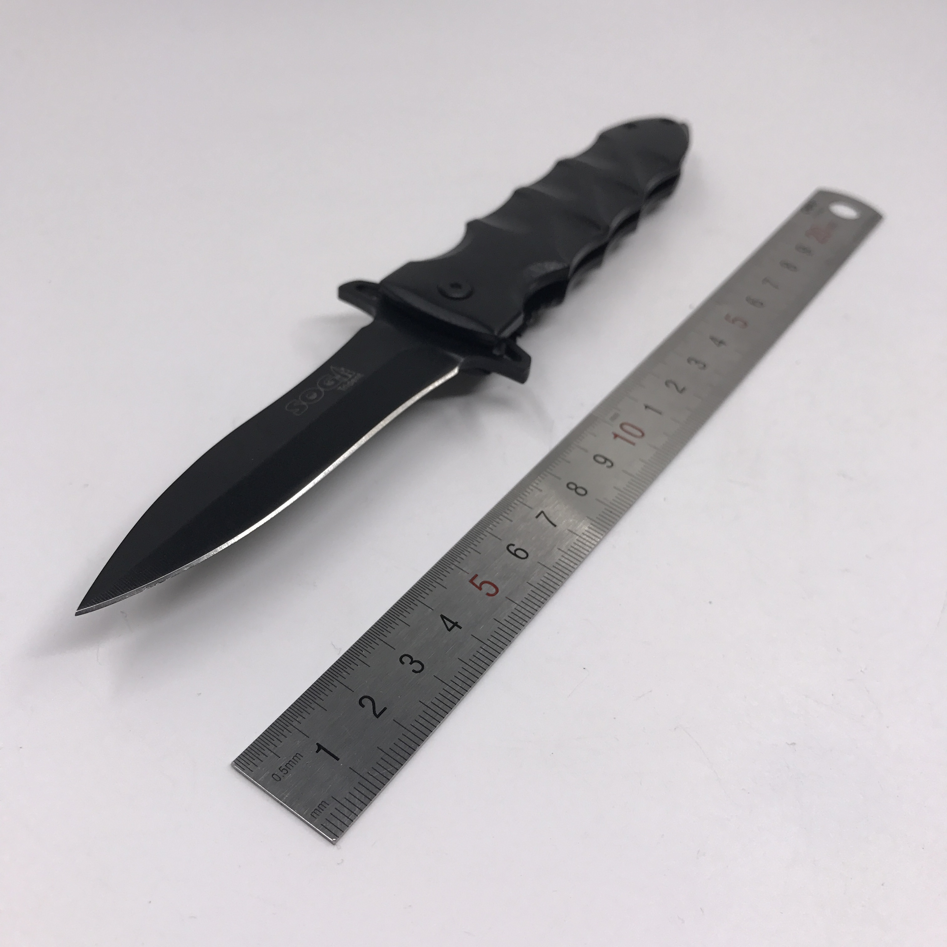 Hot Stuff!! Rome Style Black Outdoor Pocket Folding Blade Knife 420 Steel 57HRC Portable Rescue Survival Tool Hunting Camping Combat Knives 
Hot Stuff!! Rome Style Black Outdoor Pocket Folding Blade Knife 420 Steel 57HRC Portable Rescue Survival Tool Hunting Camping Combat Knives