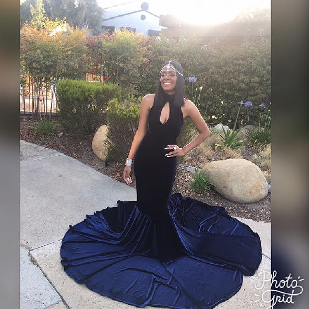 High Neck Velvet Mermaid Prom Dresses Navy Blue Keyhole Front Sexy Graduation Dresses Long vestido para formatura longo, White
High Neck Velvet Mermaid Prom Dresses Navy Blue Keyhole Front Sexy Graduation Dresses Long vestido para formatura longo, White
