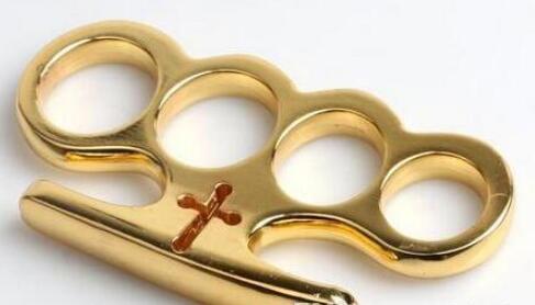 212 MAFIA CARDINAL REVENGE BUCKLE BRASS KNUCKLE DUSTER NEW Self-defense equipment Butterfly knife clutch knuckle knives self defense tool
212 MAFIA CARDINAL REVENGE BUCKLE BRASS KNUCKLE DUSTER NEW Self-defense equipment Butterfly knife clutch knuckle knives self defense tool