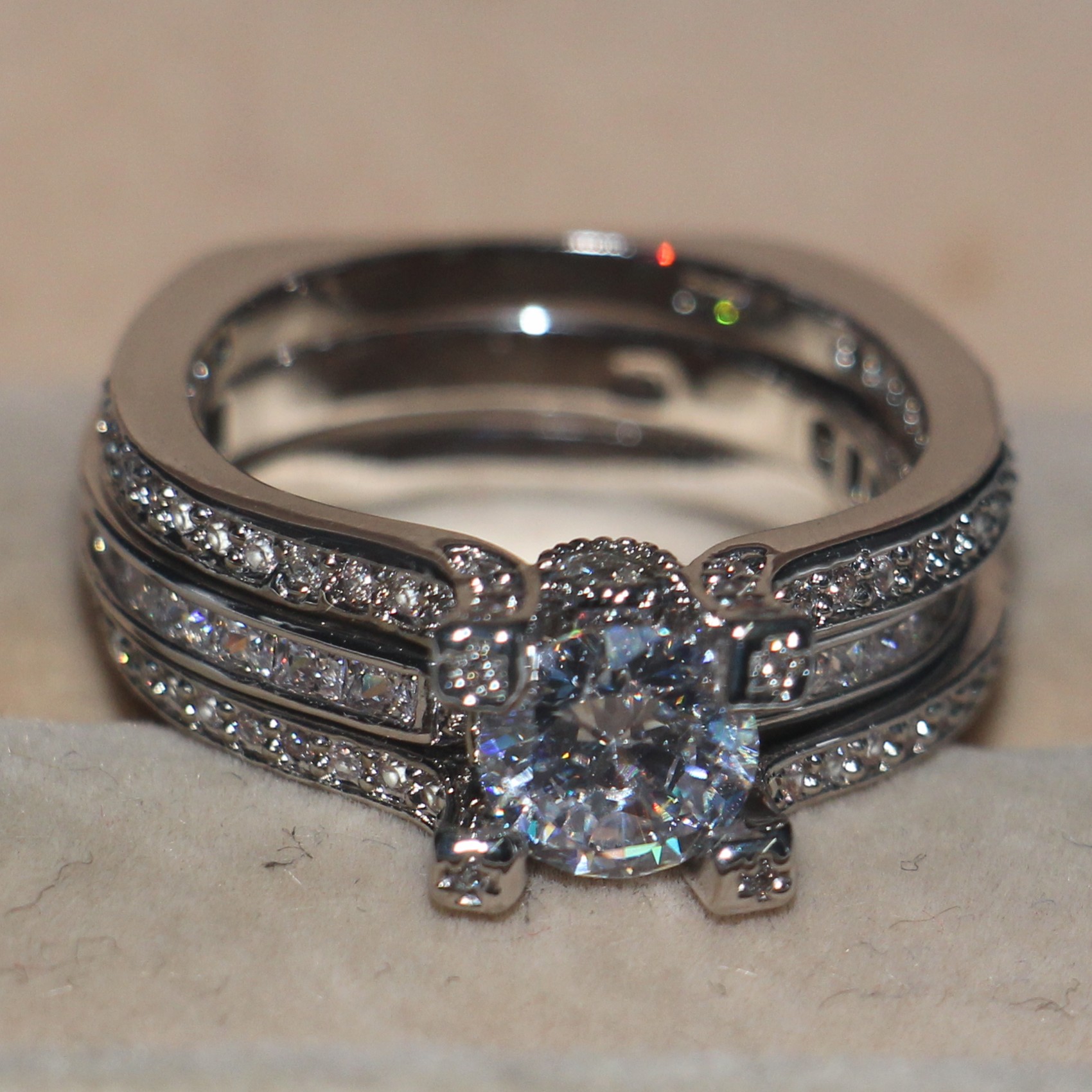 Victoria Top Sell Big Promotion Fashion Jewelry 925 Sterling Silver Round Cut White Topaz CZ Diamond Wedding Women Couple Ring Set Gift