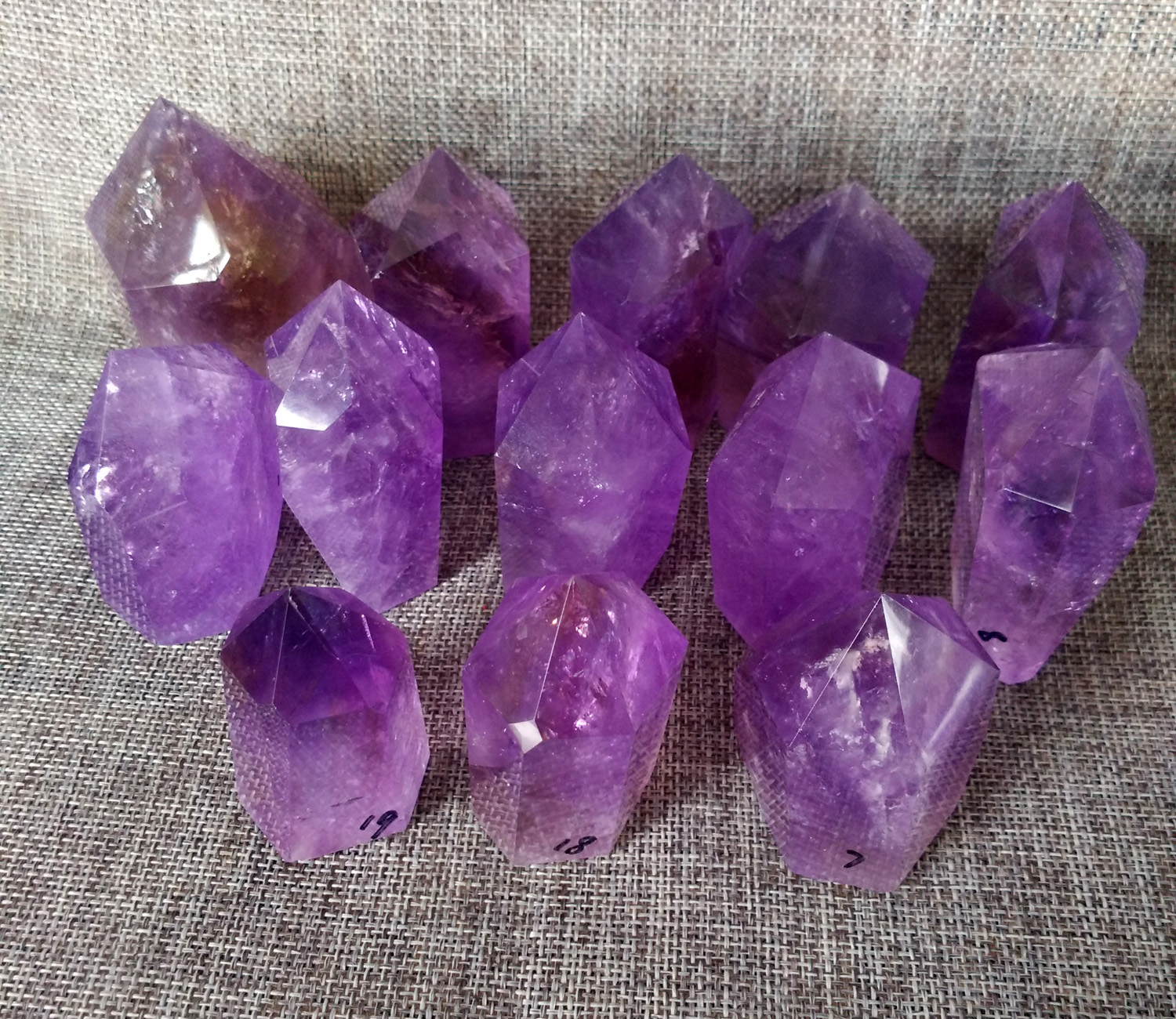 Natural violet amethyst polished polished single pointed crystal hexagonal prism
Natural violet amethyst polished polished single pointed crystal hexagonal prism