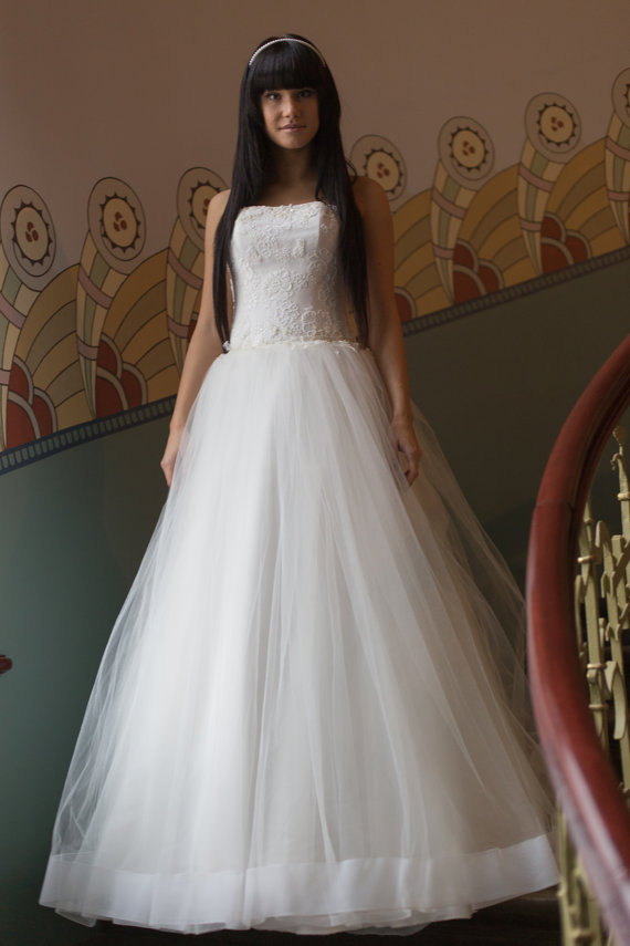 Vintage A-Line Wedding Dresses with Tulle Lace Applique Corset Floor Length Lace-up Backless Wedding Bridal Gowns Custom Made Dress