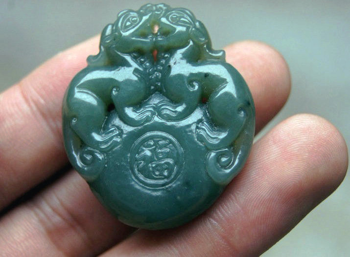 Manual sculpture. Oil cyan jade double the mythical wild animal (life of words) necklace pendant necklace