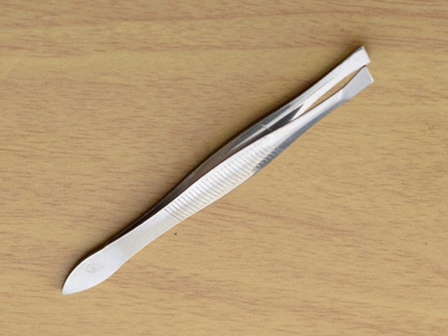 Useful Lady Stainless Steel Shape Tool Eyebrow Face Nose Hair Clip Tweezer Remover