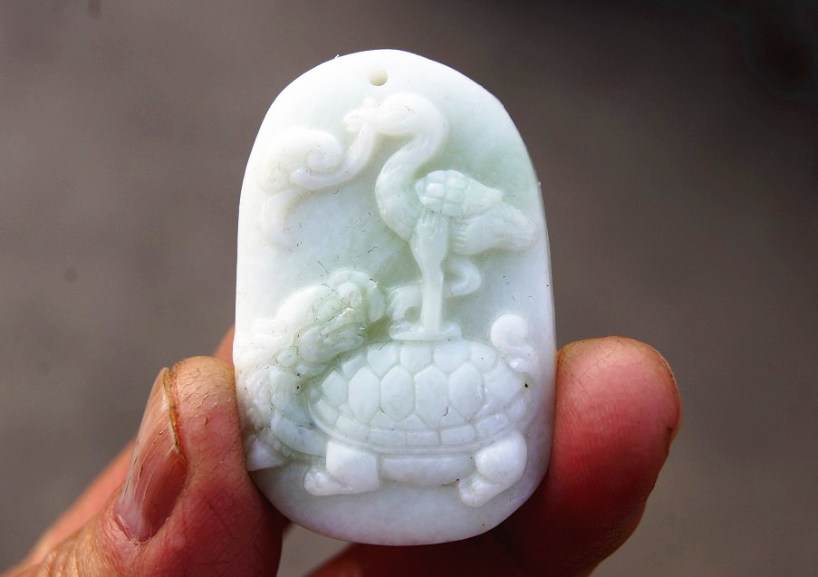 White jade. Sea turtles, wishful thinking of the crane. (title) necklace pendant