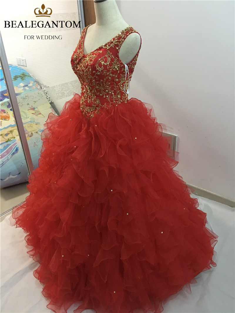 2017 Sexy Gold Embroidery V-Neck Backless Ball Gown Quinceanera Dresses with Sequined Beading Sweet 16 Dresses Vestido Debutante Gowns BQ23