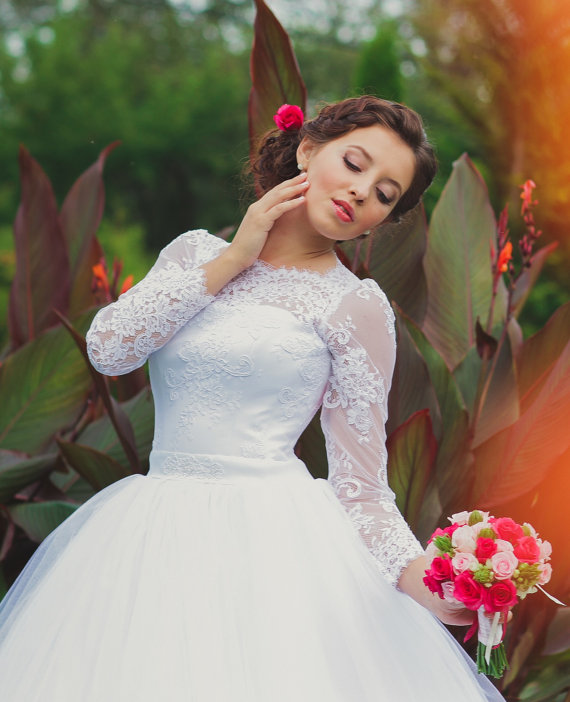 Modern Lace Ball Gowns Wedding Dresses with Corset Illusion Sheer Neckline Long Sleeves Puffy Lace Up Back Tulle Bridal Gown