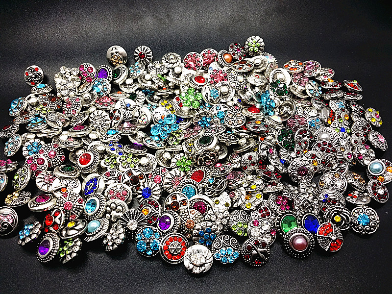 wholesale 100pcs/lot assorted mix designs antique silver snap 12mm DIY charms buttons Rhinestone brand new, Blue;slivery
wholesale 100pcs/lot assorted mix designs antique silver snap 12mm DIY charms buttons Rhinestone brand new, Blue;slivery