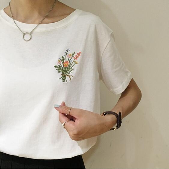 Wholesale- Hot Sale summer simple flowers embroidered bouquet cotton Comfortable Short Sleeve T-shirt women casual Top Tee Shirt, Gray
Wholesale- Hot Sale summer simple flowers embroidered bouquet cotton Comfortable Short Sleeve T-shirt women casual Top Tee Shirt, Gray