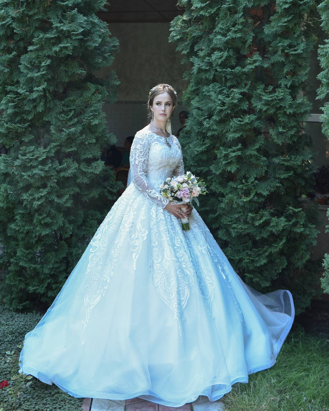 Elegant Wedding Dresses With Applique Long Sleeves Formal Dresses Floor Length Custom Made Ball Gown Wedding Dresses