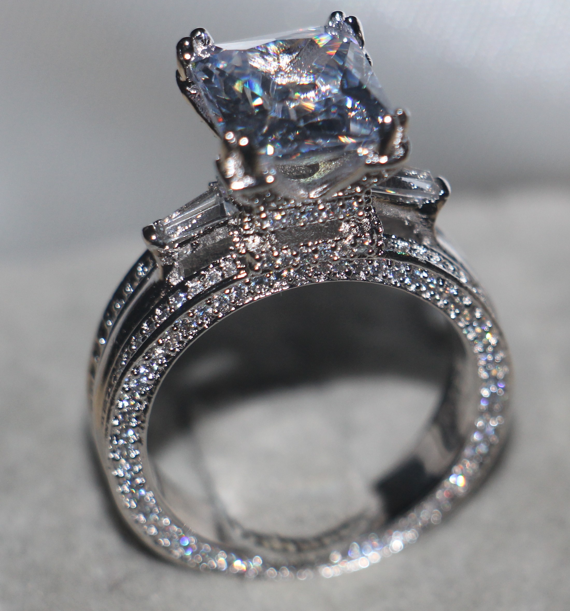 Size 5-11 Luxury Jewelry 12CT White Topaz Gemstones 925 Sterling Silver Simulated Diamond Pave Wedding Engagement Eiffel Tower Ring Gift