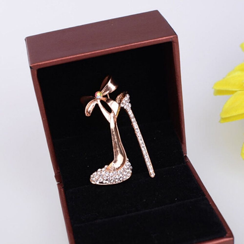 Wholesale- 1 pc Sexy Crystal High heeled Shoes Brooch Gold Plated Rhinestone Brooch Pin Jewelry for women ladies