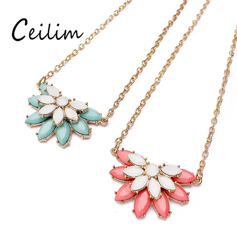 Newest flower charms pendant statement necklaces for women gold chain resin pendant sweater necklace for daily holiday gifts 2017 fashion
Newest flower charms pendant statement necklaces for women gold chain resin pendant sweater necklace for daily holiday gifts 2017 fashion