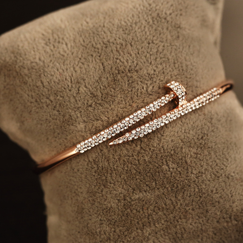 New punk style zircon inlaid delicate bracelet jewelry simple fashion 18k gold plated high-end bracelet trend sexy girl bracelet jewelry
New punk style zircon inlaid delicate bracelet jewelry simple fashion 18k gold plated high-end bracelet trend sexy girl bracelet jewelry