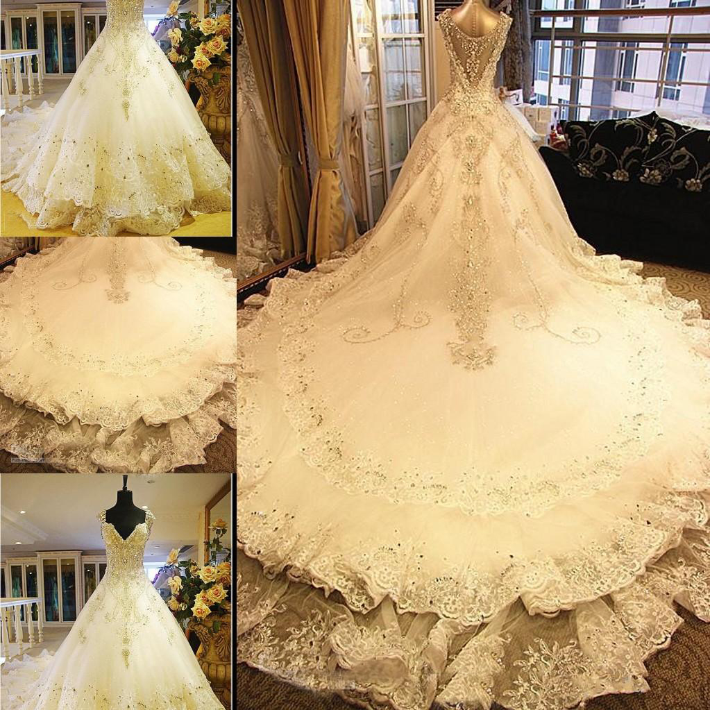 2017 Shiny Bling Crystal Diamond A Line Wedding Dresses Luxury Beads V Neck Tiered Organza Applique Bridal Gowns Custom Made, Red
2017 Shiny Bling Crystal Diamond A Line Wedding Dresses Luxury Beads V Neck Tiered Organza Applique Bridal Gowns Custom Made, Red