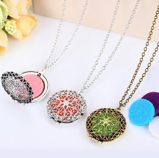 Vintage Opening Locket Pendant Necklace Copper Hollow Flowers Essential Oil Diffuser Necklaces Aromatherapy Pendants Jewelry Gift