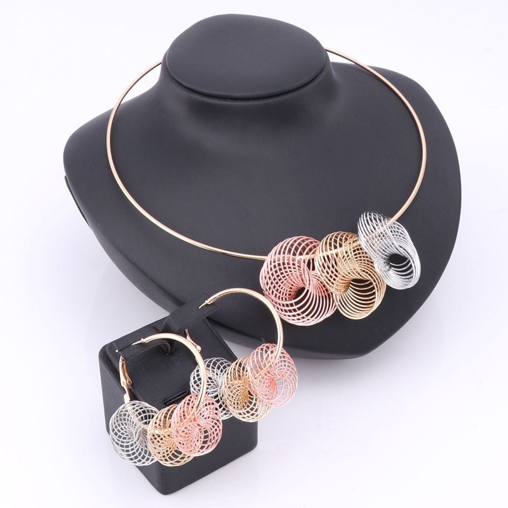 Retro Fashion Nigerian Beads Jewelry Sets For Women Gold Plated Wedding Party Accessories Hollow Ball Pendents Necklace Earring, Slivery;golden
Retro Fashion Nigerian Beads Jewelry Sets For Women Gold Plated Wedding Party Accessories Hollow Ball Pendents Necklace Earring, Slivery;golden
