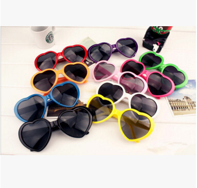 Fashion Love Heart Shape Multicolor Sunglasses Plastic Party Glasses Frame UV400 Cheap Sun Glasses 13 Colors
Fashion Love Heart Shape Multicolor Sunglasses Plastic Party Glasses Frame UV400 Cheap Sun Glasses 13 Colors