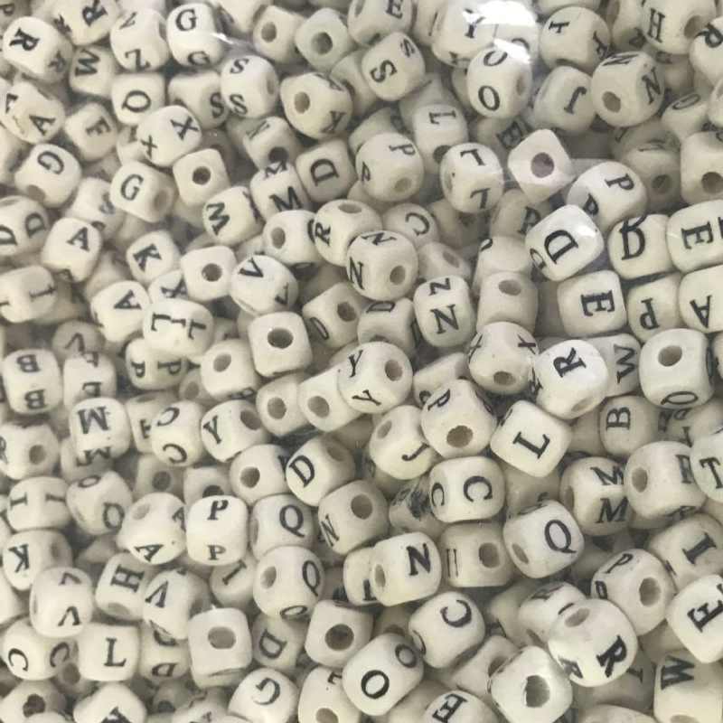 Fashion Wooden Beads 200pcs/lot Natural Alphabet/ Letter Cube Wood Beads For Jewelry Making DIY Bracelet Neklace Hat Dress Cloth Findings
Fashion Wooden Beads 200pcs/lot Natural Alphabet/ Letter Cube Wood Beads For Jewelry Making DIY Bracelet Neklace Hat Dress Cloth Findings