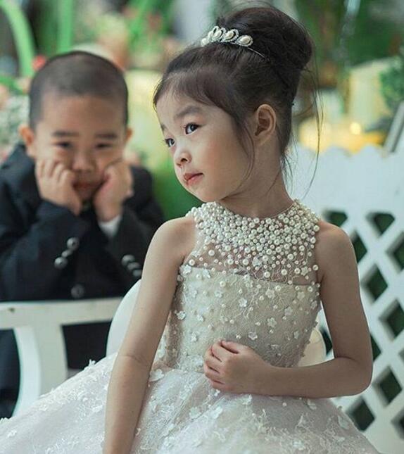 luxurious lace arabic flower girl dresses pearls 3d floral child wedding dresses vintage little girl pageant dresses fg11