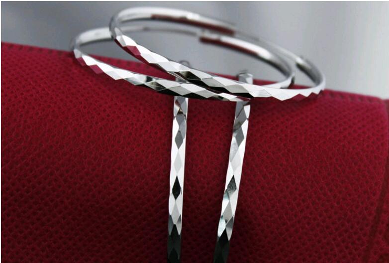 Fashion Exaggerated Big Circle Earring 1pcs 925 Solid Sterling Silver Huggies Hoop Earrings White Gold Plated Jewelry
Fashion Exaggerated Big Circle Earring 1pcs 925 Solid Sterling Silver Huggies Hoop Earrings White Gold Plated Jewelry