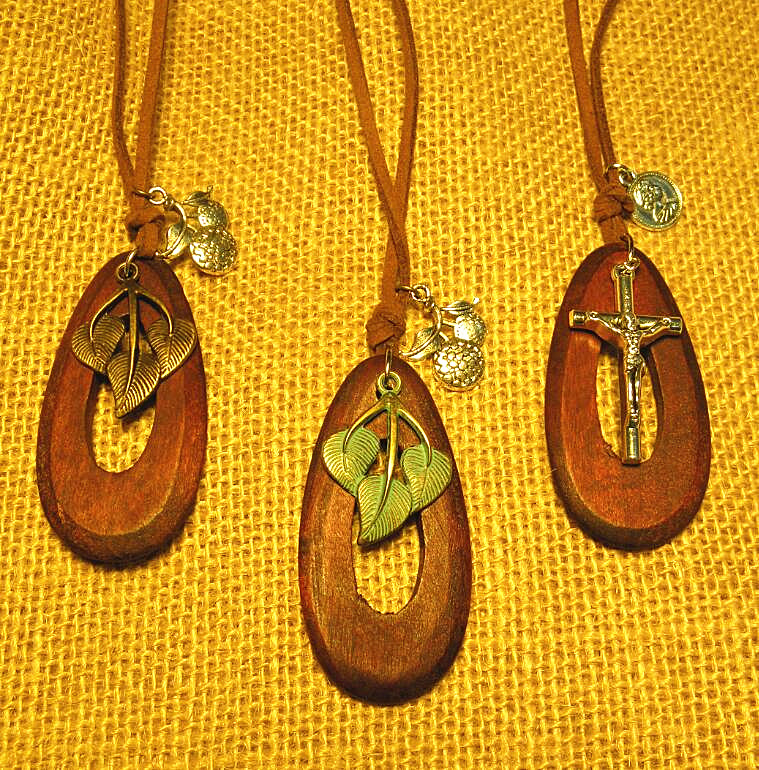 3D solid Wooden carving Oval Round Jesus crosses pendant necklace vintage Long sweater chain lovers jewelry handmade women stylish 15pcs
3D solid Wooden carving Oval Round Jesus crosses pendant necklace vintage Long sweater chain lovers jewelry handmade women stylish 15pcs