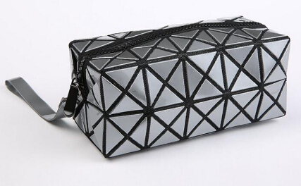 Fashion Geometric Zipper Cosmetic Bag Women Flash Diamond Leather Makeup Bag Ladies Cosmetics Organizer New Trend 2017