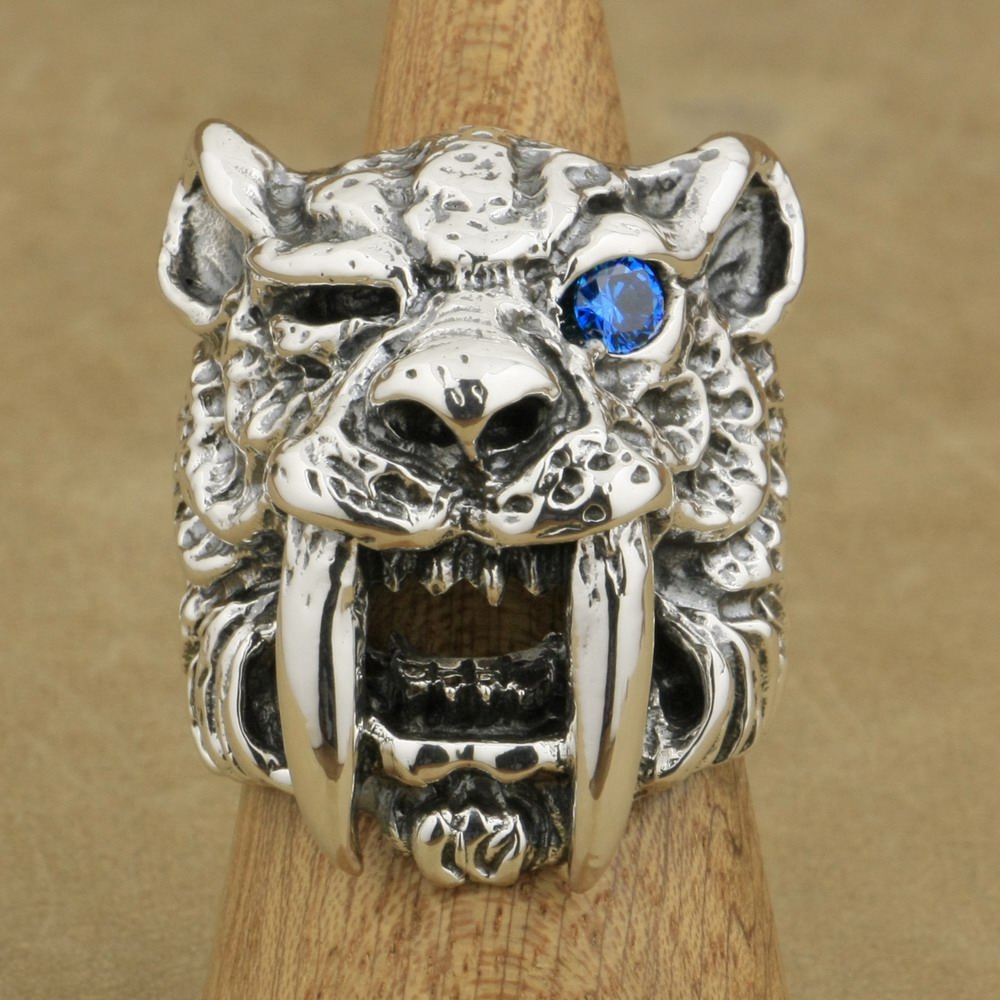 LINSION 925 Sterling Silver Blue CZ Eye Sabretooth Ring Mens Biker Tiger Ring TA16 US Size 7~15
LINSION 925 Sterling Silver Blue CZ Eye Sabretooth Ring Mens Biker Tiger Ring TA16 US Size 7~15