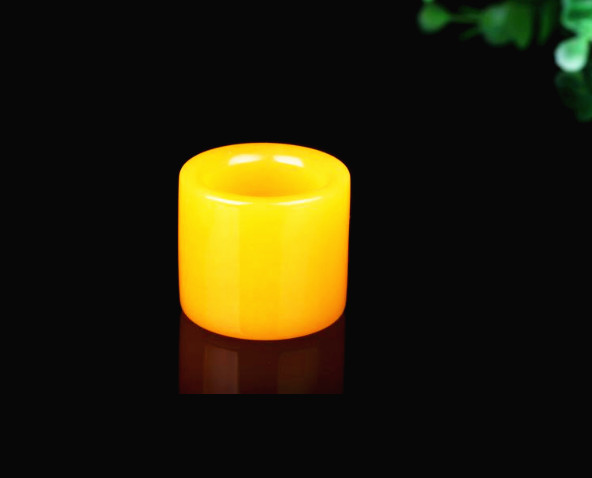 Natural yellow dragon jade, hand-carved trigger finger. The ring. Charm ring. The choice of a successful man.